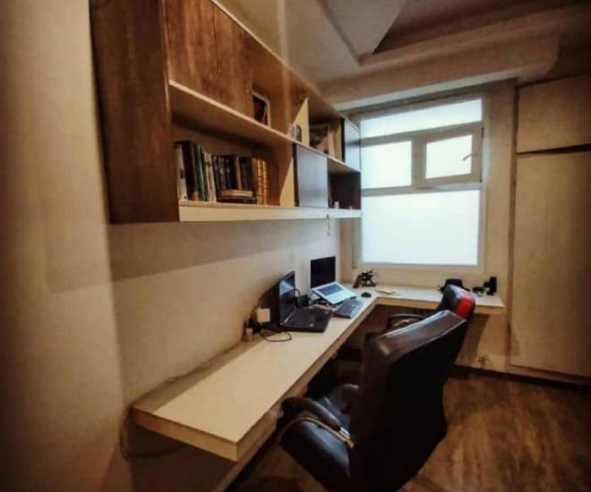 Desk 3 Min